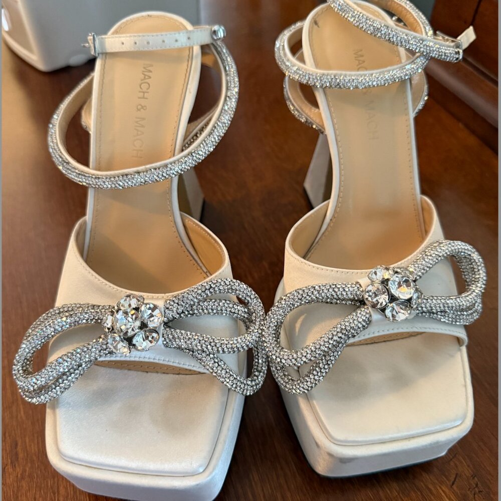 Mach & Mach double bow white platform heels - Picture 3 of 9